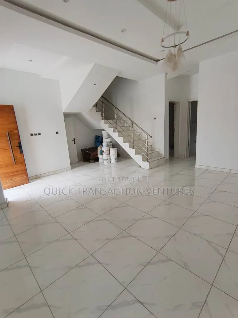 4bdrm Duplex in United Estate, Sangotedo for sale
