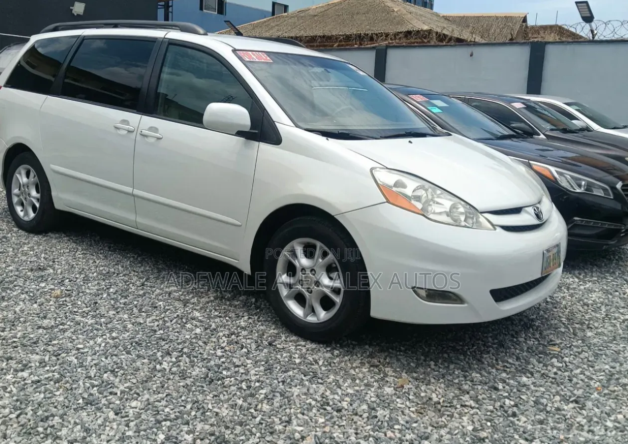 Toyota Sienna XLE Limited 4WD 2008 White