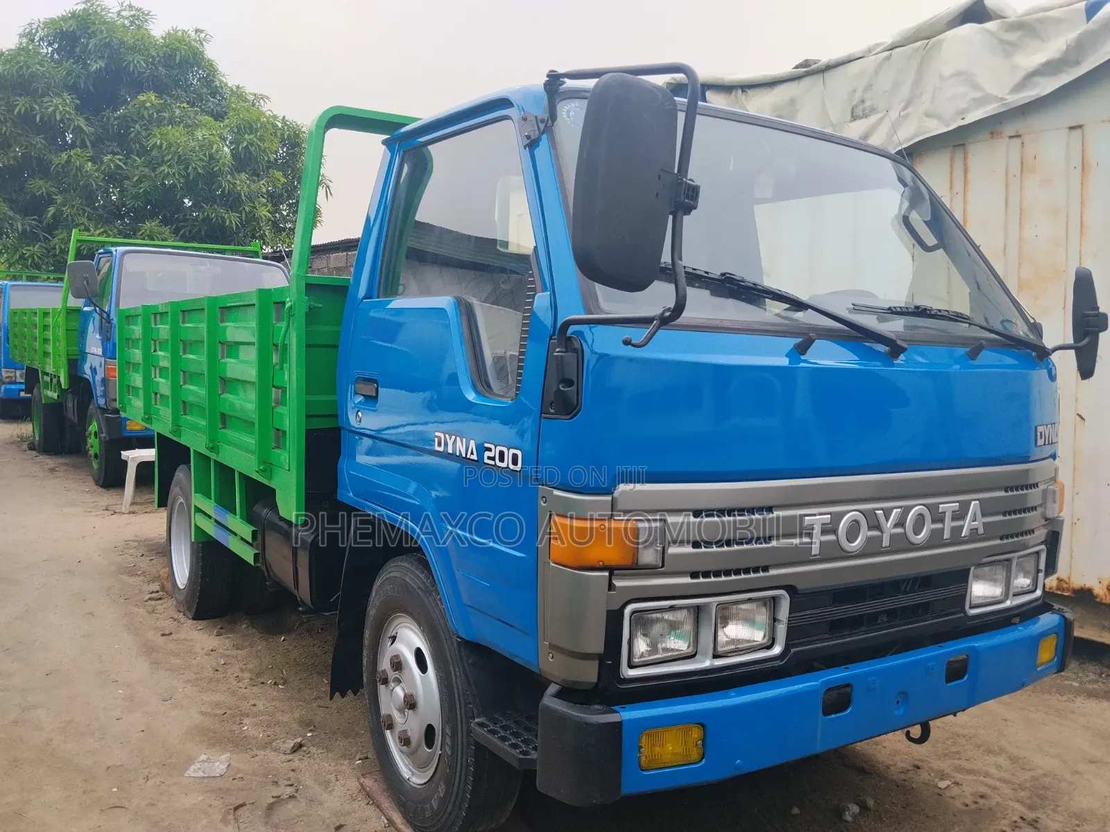 Toyota Six Tires With Petrol Engine