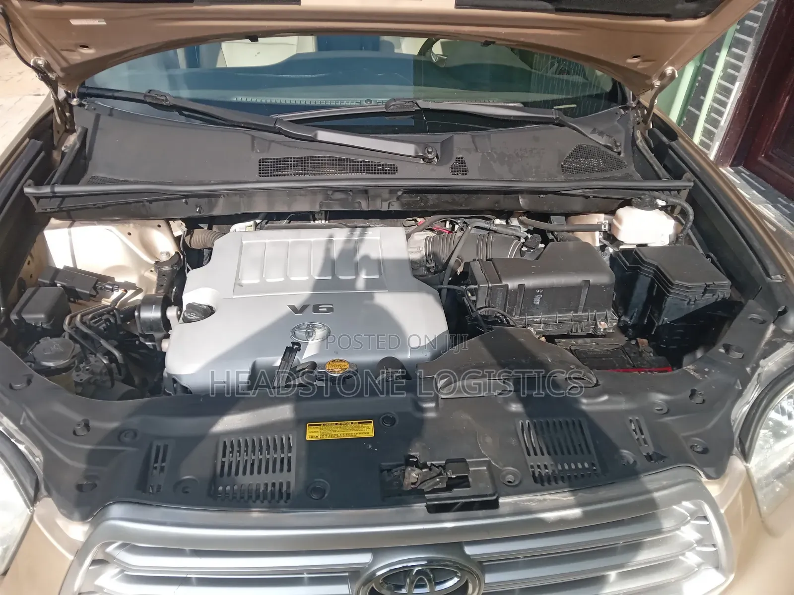 Toyota Highlander Base 2010 Gold