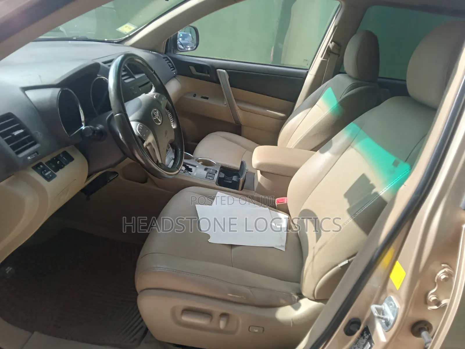 Toyota Highlander Base 2010 Gold