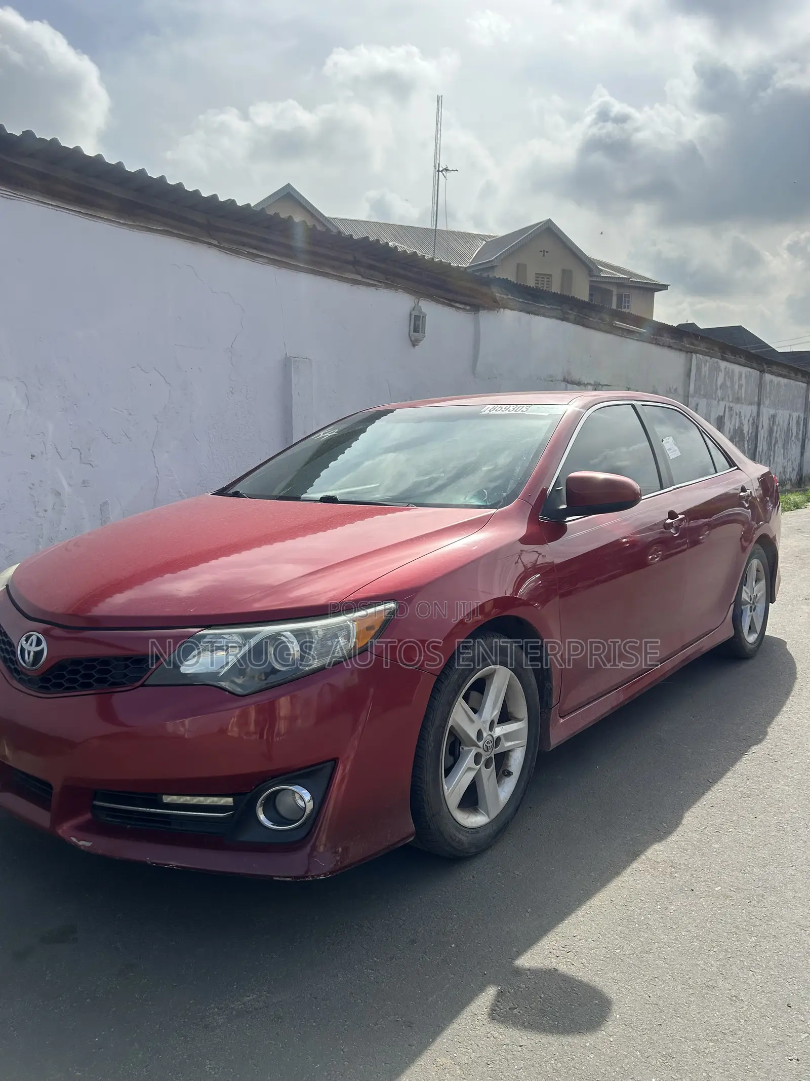 Toyota Camry XLE 4dr Sedan (2.5L 4cyl 6A) 2014 Red