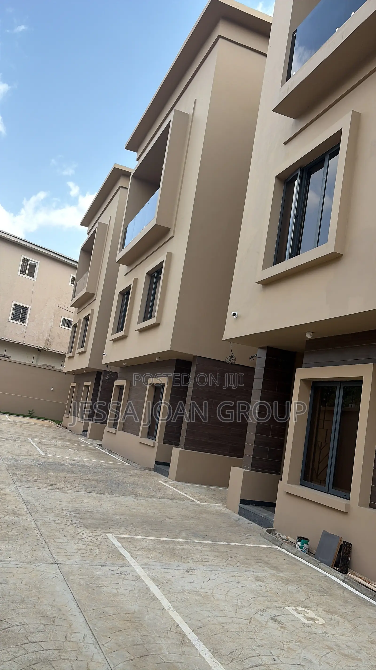 5bdrm Townhouse/Terrace in Jabi for sale
