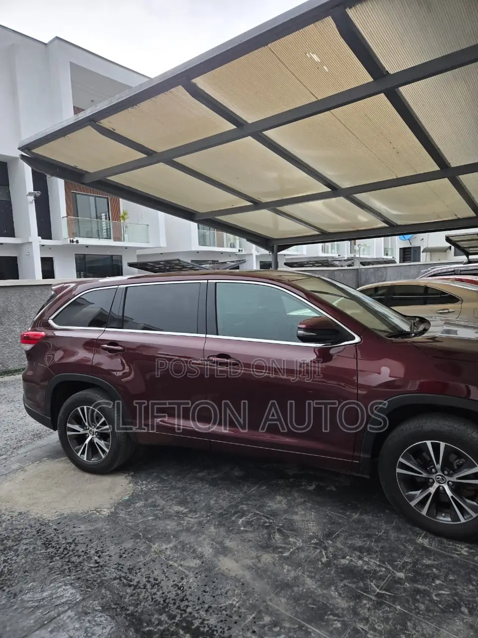 Toyota Highlander LE 4x2 (2.7L 4cyl 6A) 2018 Maroon
