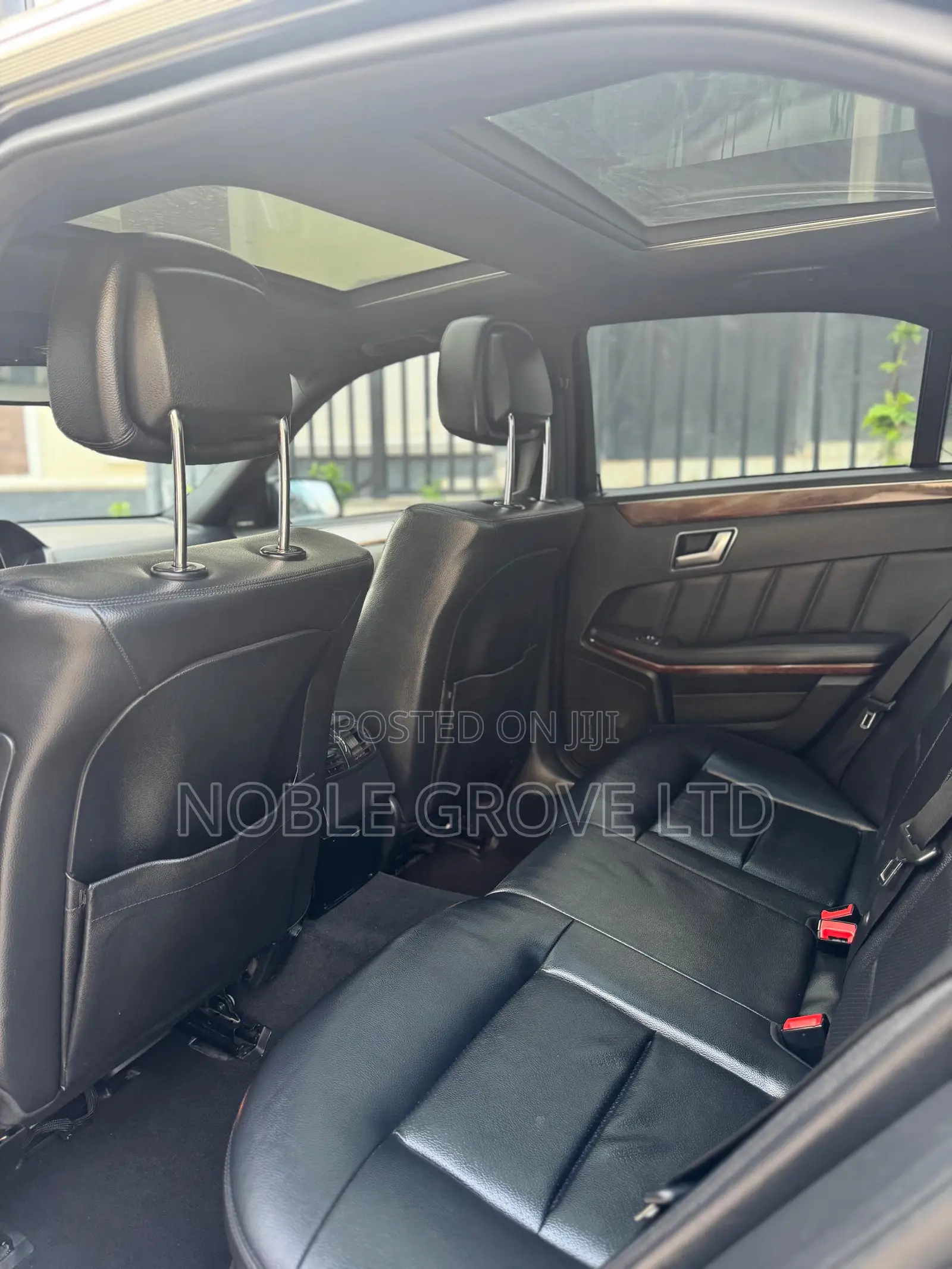 Mercedes-Benz E350 Base 4dr 4Matic Sedan AWD (3.5L 6cyl 7A) 2012 Black