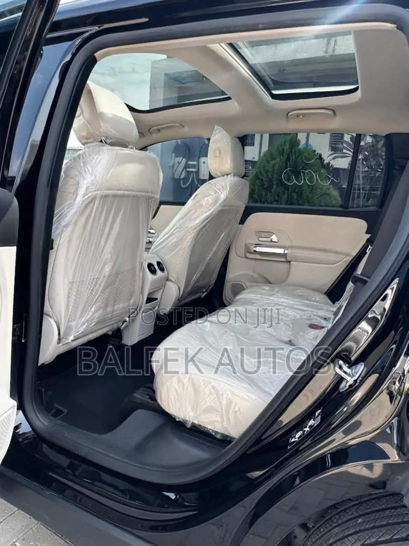 Mercedes-Benz GLB-Class 2023 Black