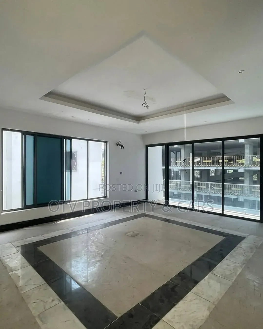 5bdrm Duplex in Banana Island for sale
