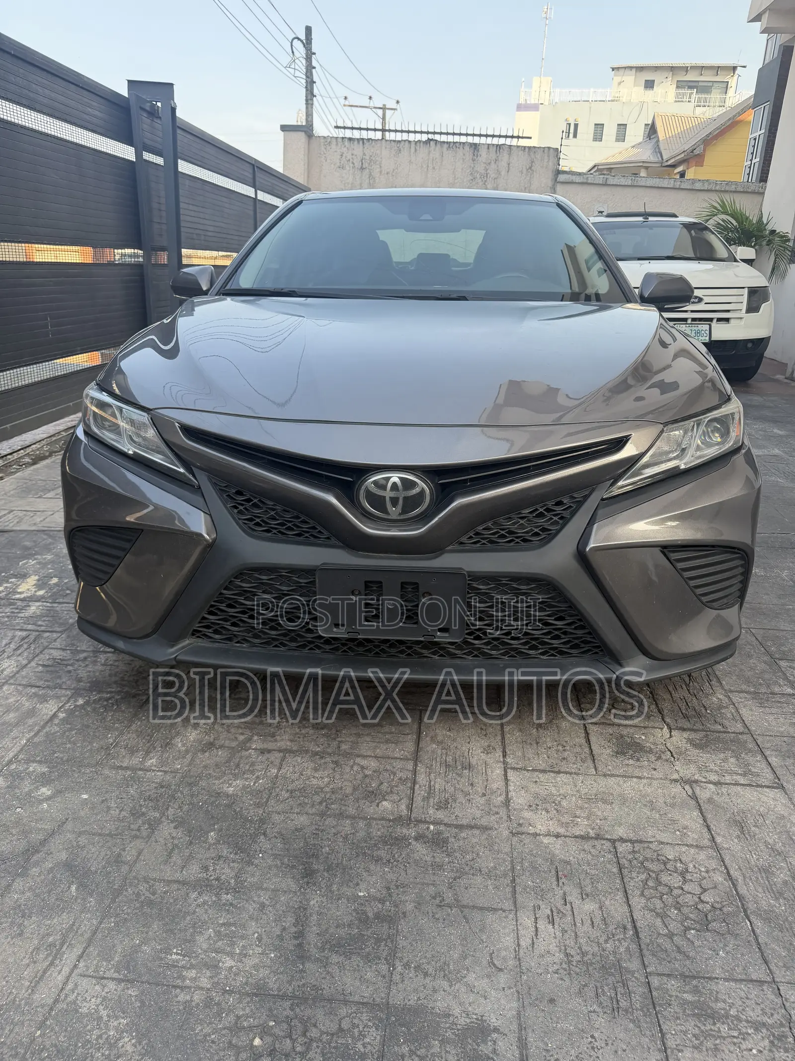 Toyota Camry SE FWD 2020 Gray