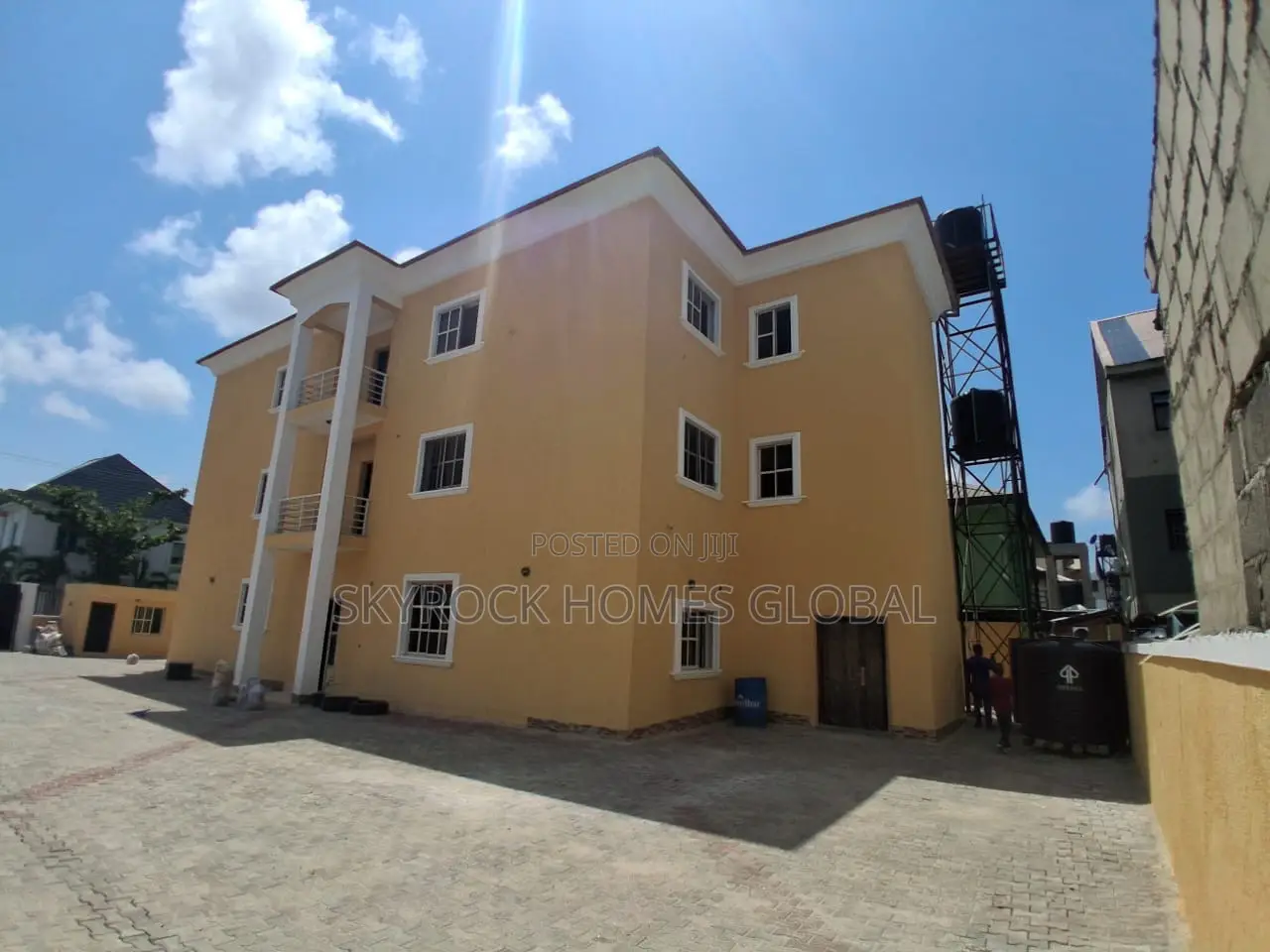 3bdrm Block of Flats in Agungi for rent