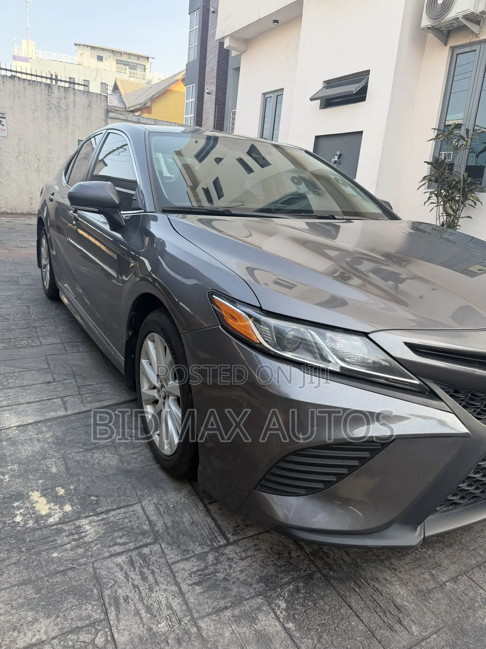 Toyota Camry SE FWD 2020 Gray