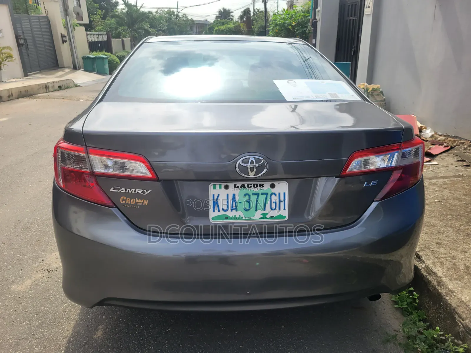 Toyota Camry LE 4dr Sedan (2.5L 4cyl 6A) 2012 Gray