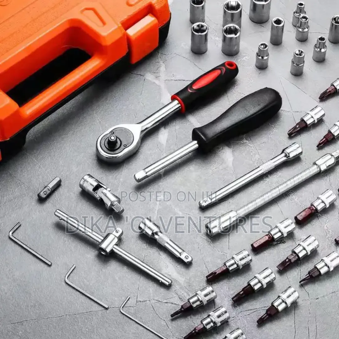 Set of 121pcs Hand Mechanic Socket Ratchet Wrench