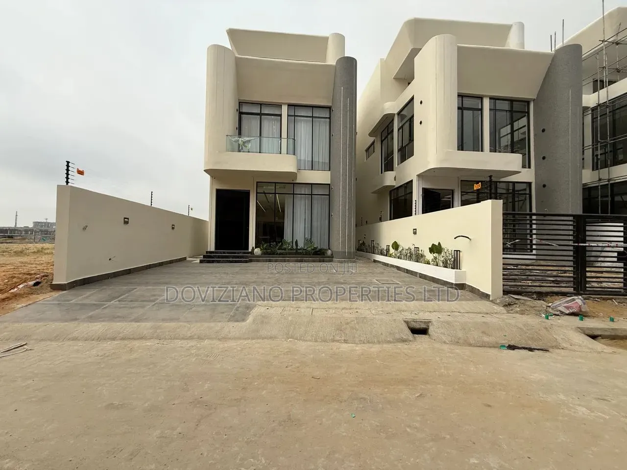 5bdrm Duplex in Lekki Phase 1 for sale