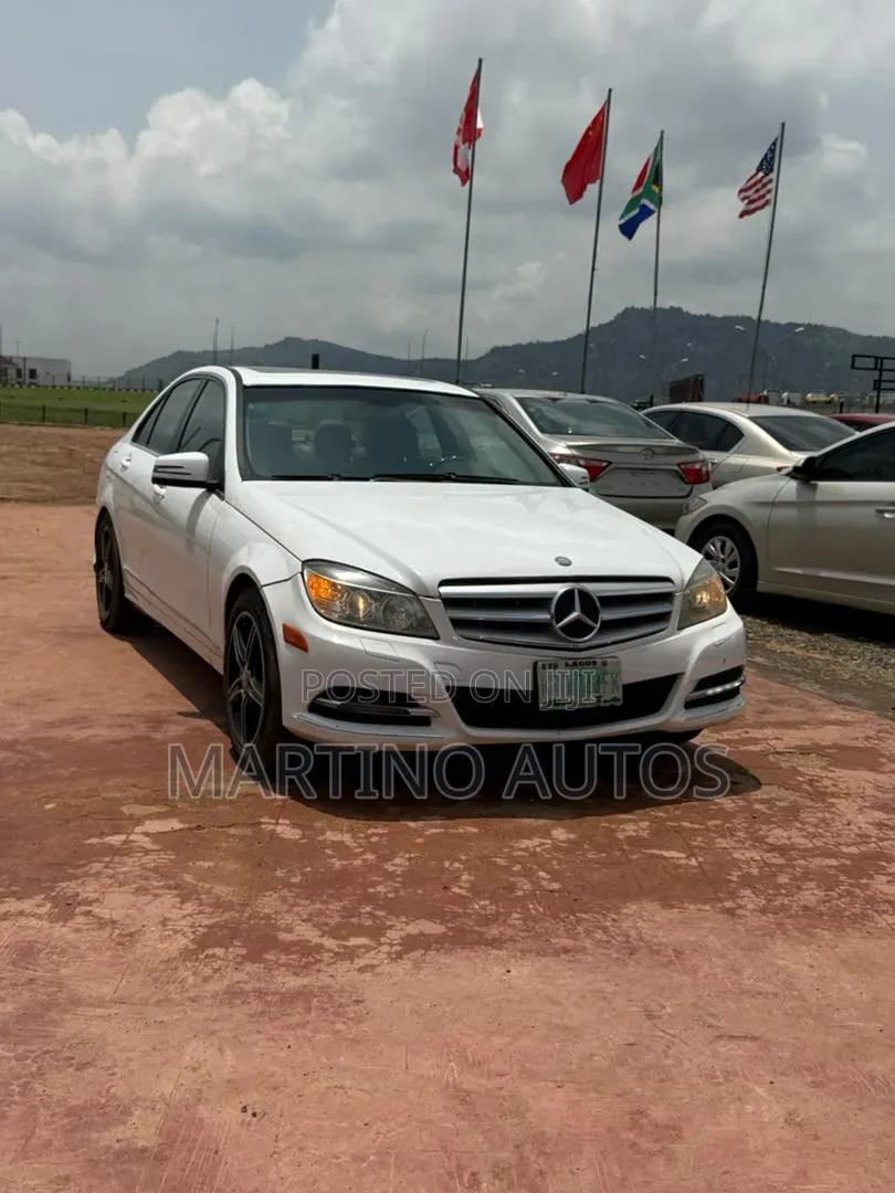 Mercedes-Benz C300 2010 White