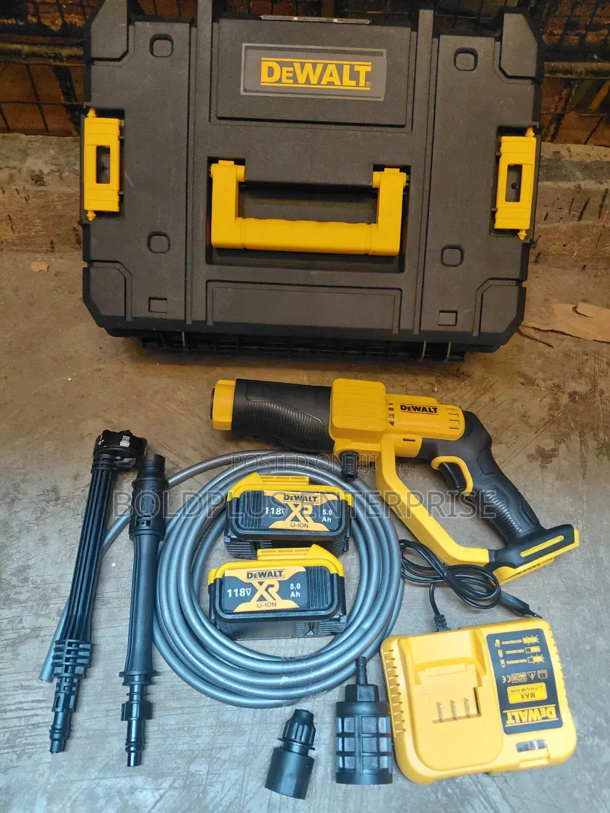 118 Volt Heavy Duty Dewalt Rechargable Pressure Washing Machine