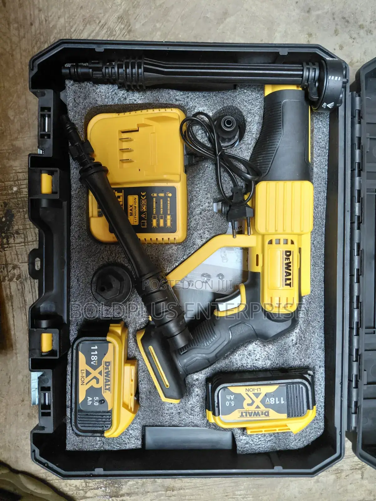 118 Volt Heavy Duty Dewalt Rechargable Pressure Washing Machine