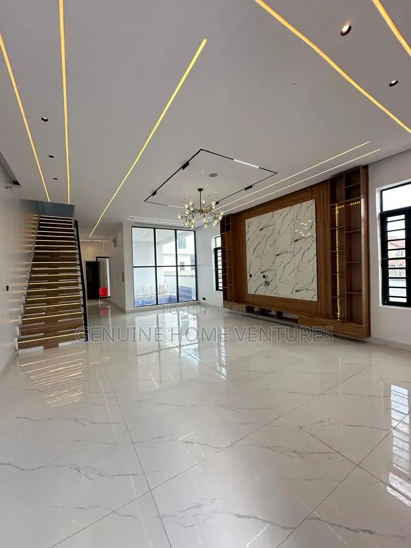 5bdrm Duplex in Vgc, Ikota for sale