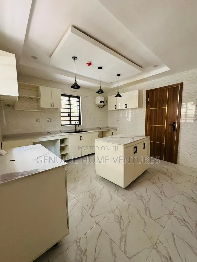 5bdrm Duplex in Omole Phase One for sale
