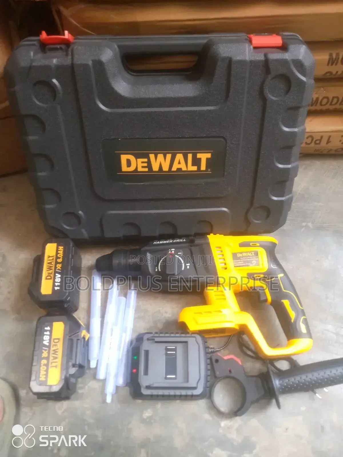 118 Volt Dewalt Heavy Duty Rechargable Rotary Hammer Machine