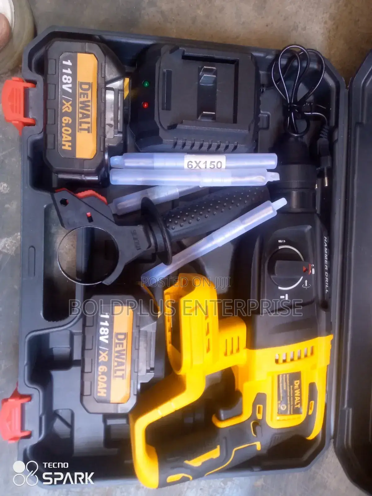 118 Volt Dewalt Heavy Duty Rechargable Rotary Hammer Machine