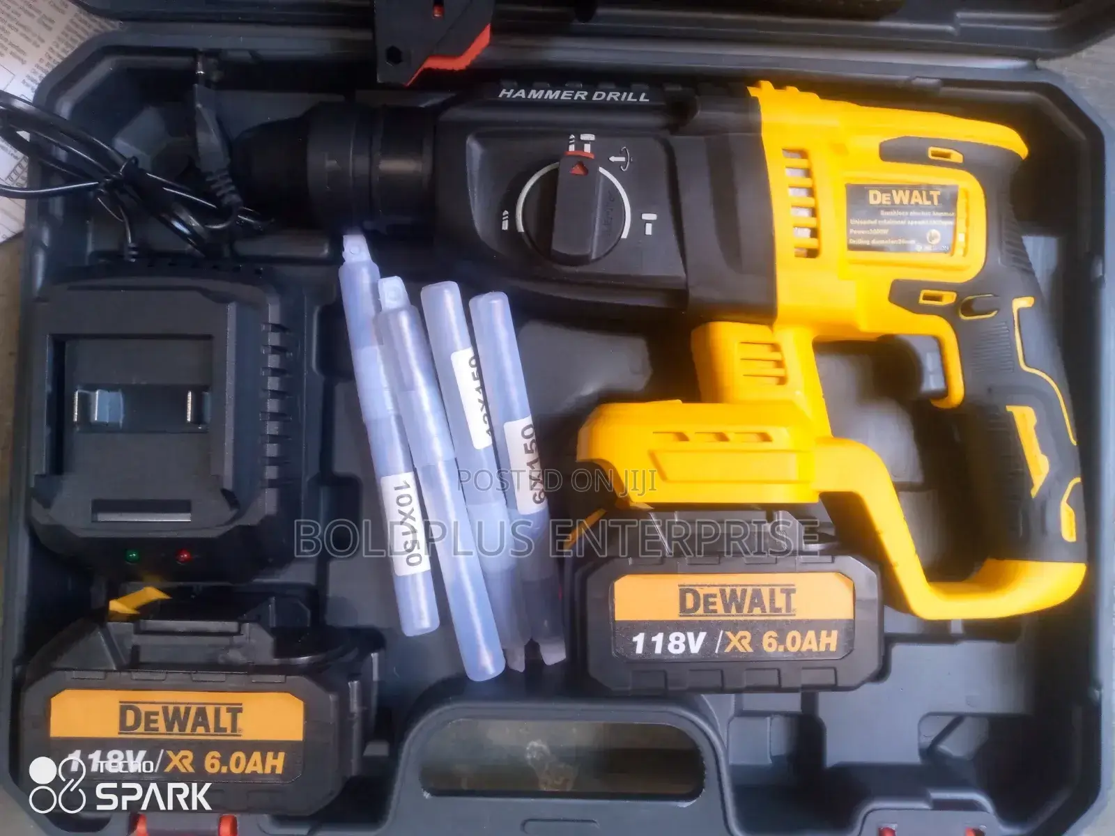 118 Volt Dewalt Heavy Duty Rechargable Rotary Hammer Machine