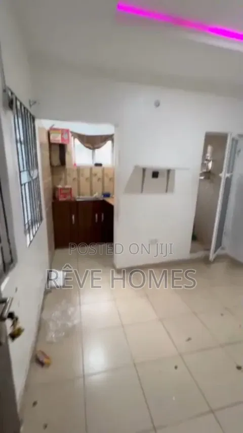Studio Apartment in Folagoro, Shomolu / Shomolu for rent
