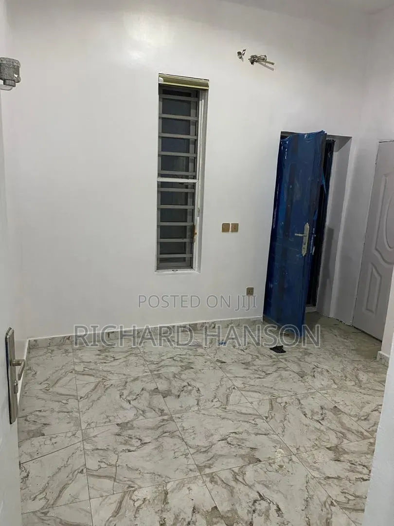 Mini Flat in Thomas for rent