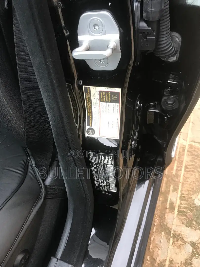 Mercedes-Benz C300 Luxury 4Matic Sedan AWD (3.0L 6cyl 7A) 2011 Black