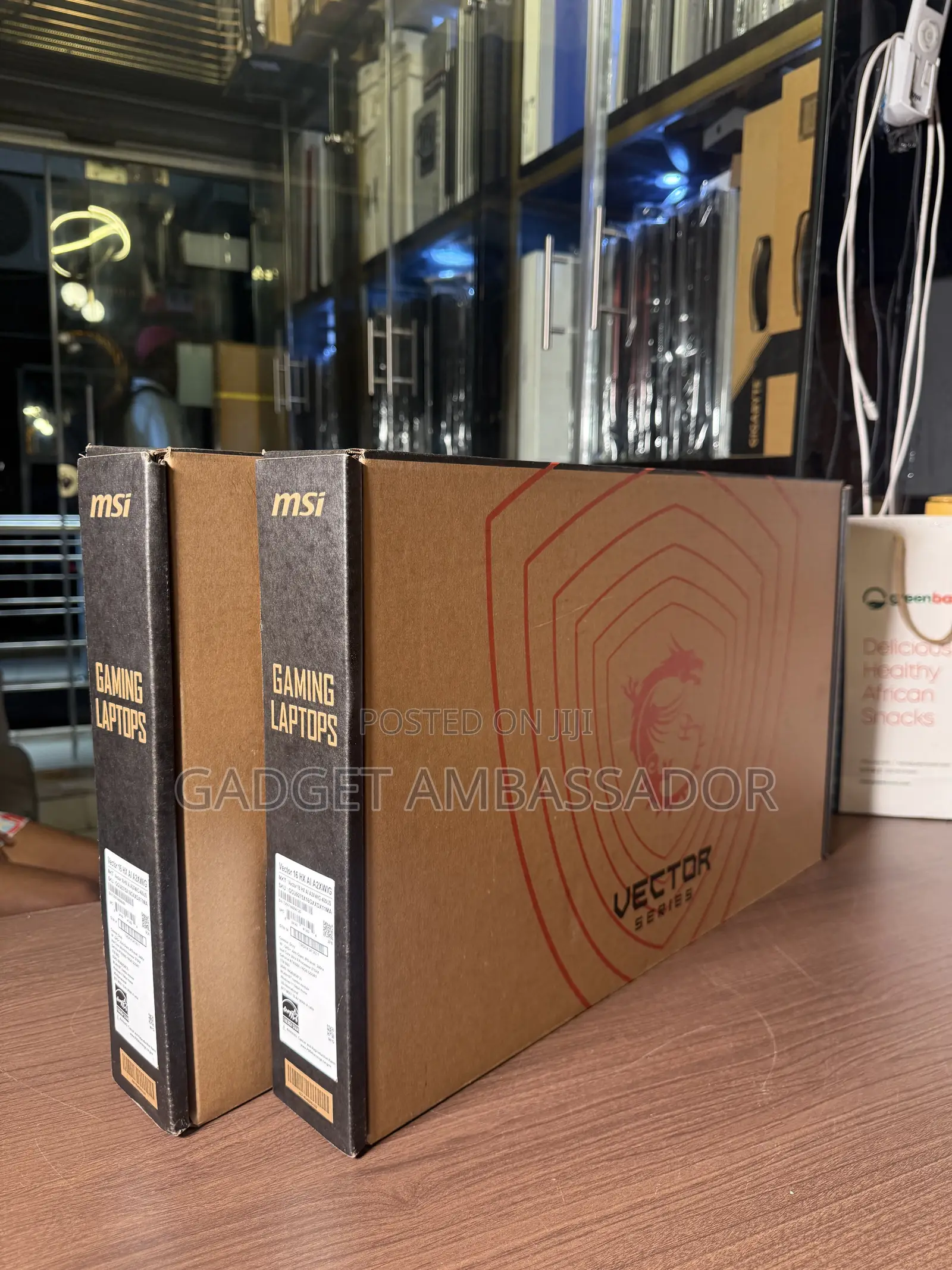 New Laptop MSI Vector 16 HX AI A2XWIG 32GB Intel Core Ultra 9 SSD 1T