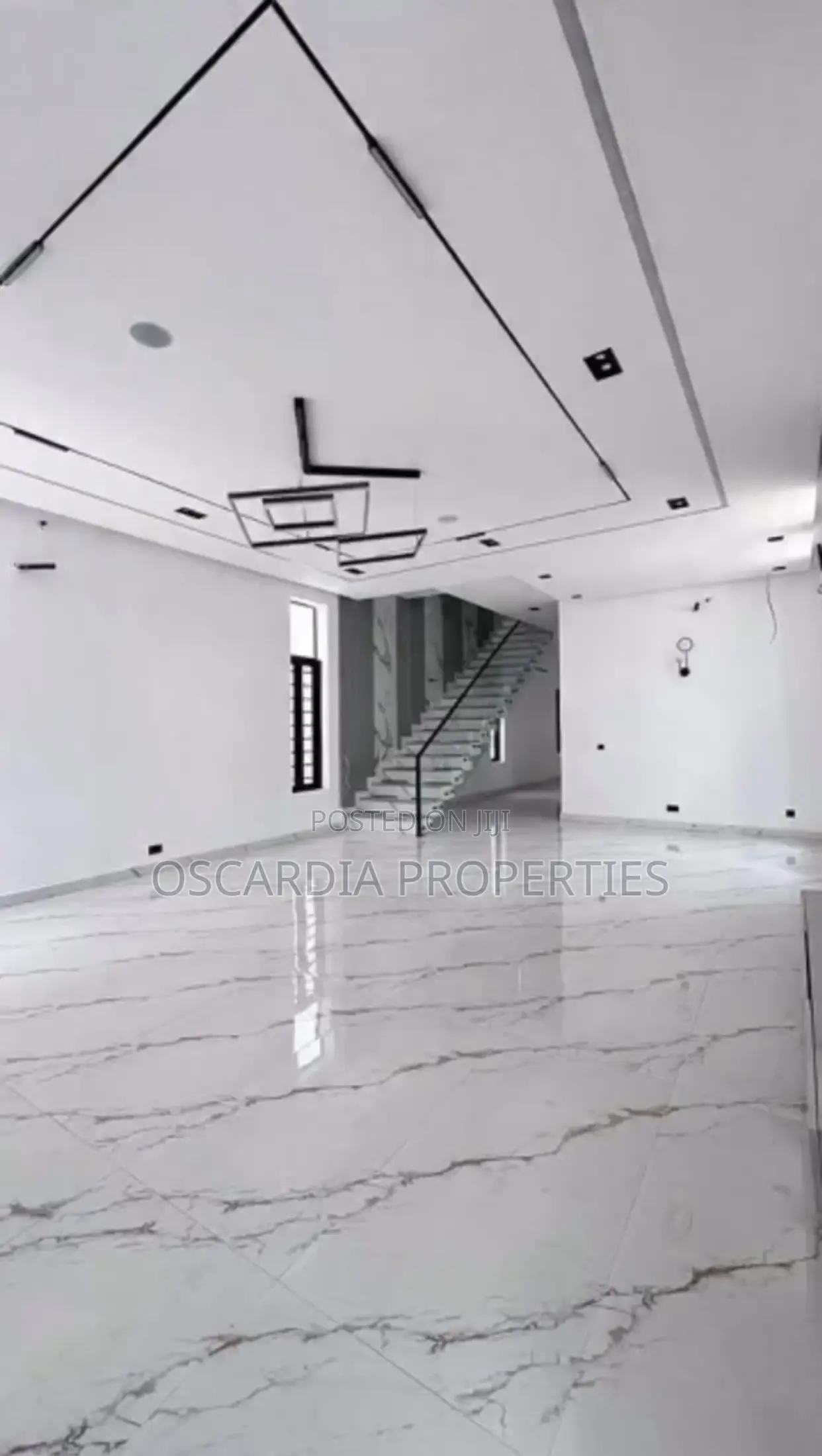 5bdrm Duplex in Vgc for sale