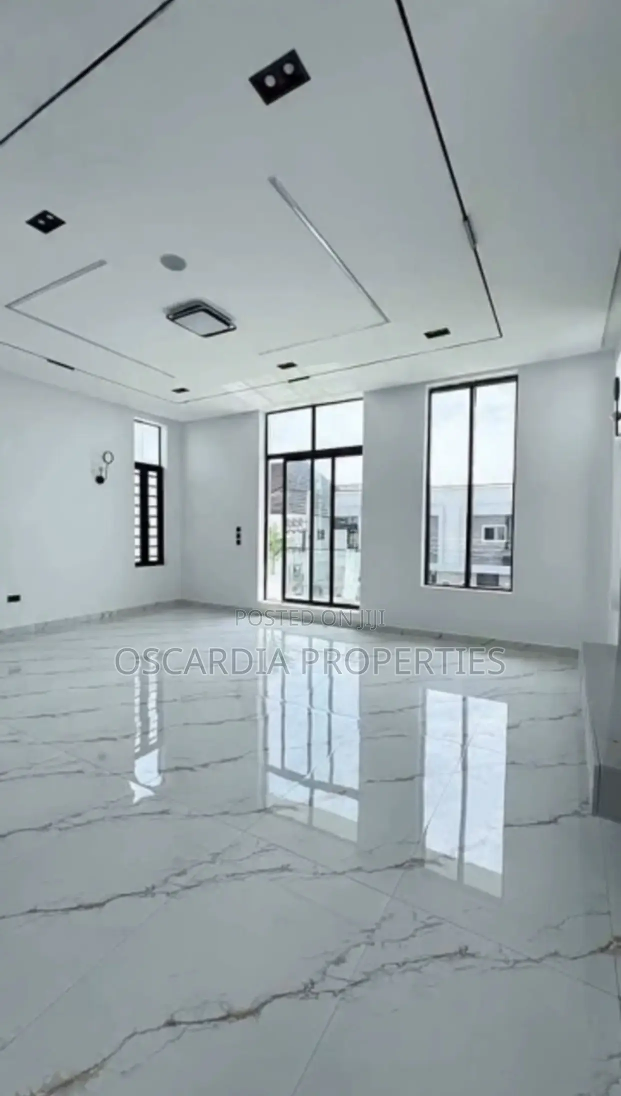 5bdrm Duplex in Vgc for sale