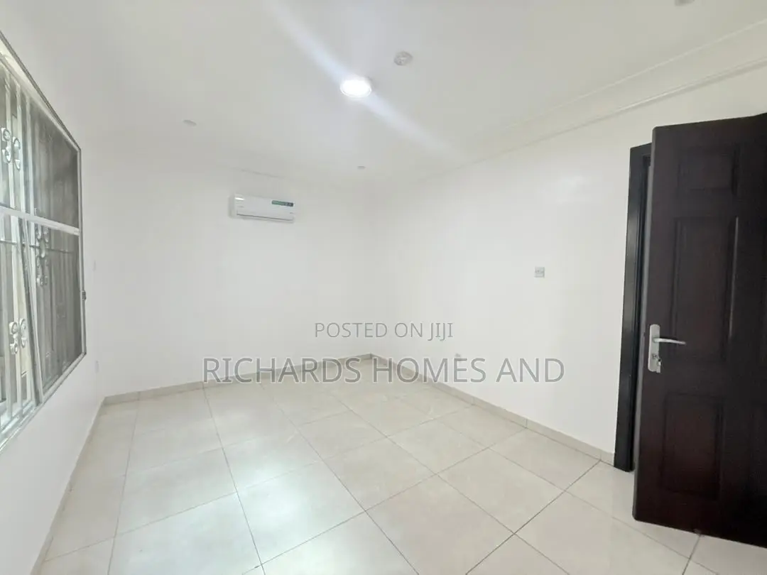 5bdrm Duplex in Banana Island for rent