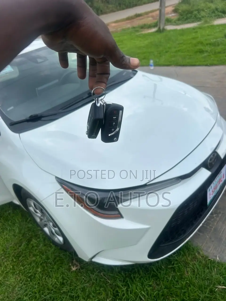Toyota Corolla LE 2021 White