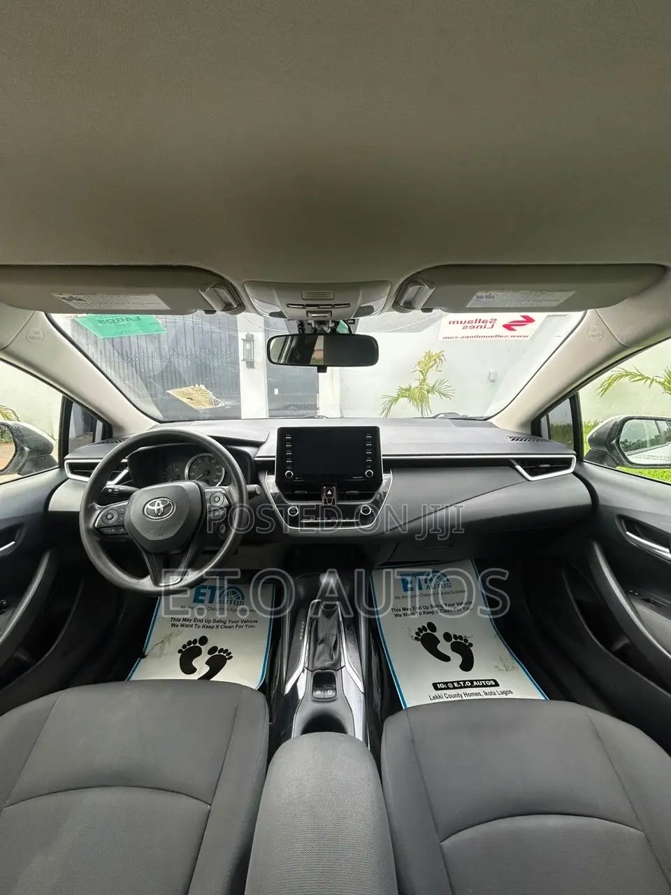 Toyota Corolla LE 2021 White