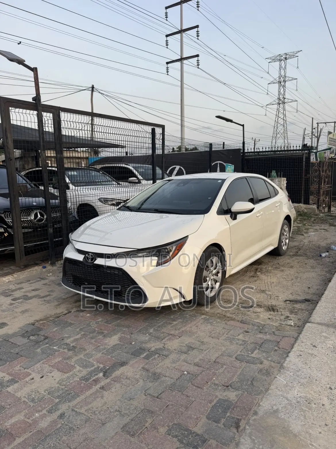 Toyota Corolla LE 2021 White
