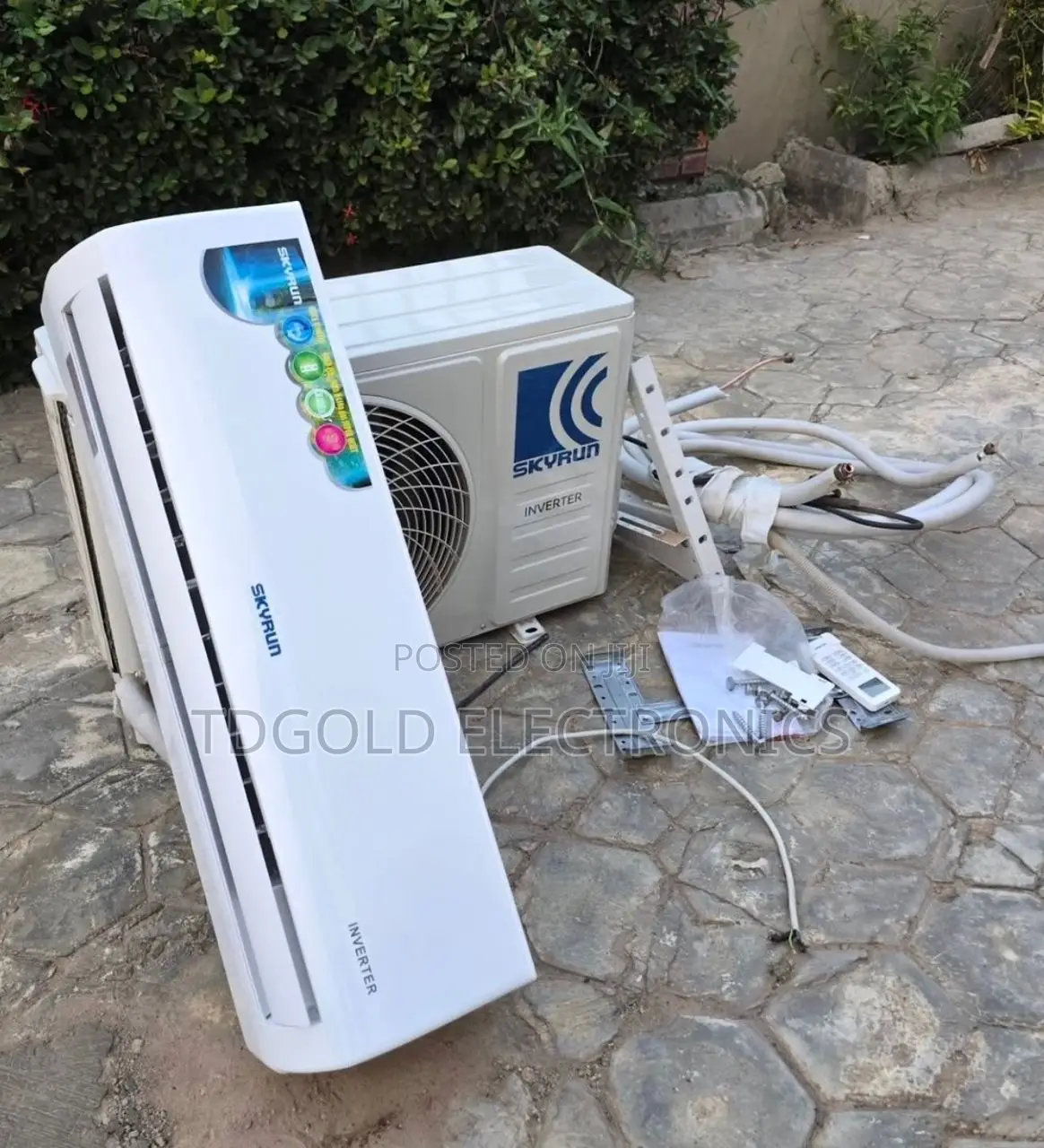Skyrun 1.5hp Inverter Ac With Complete Installation Kit