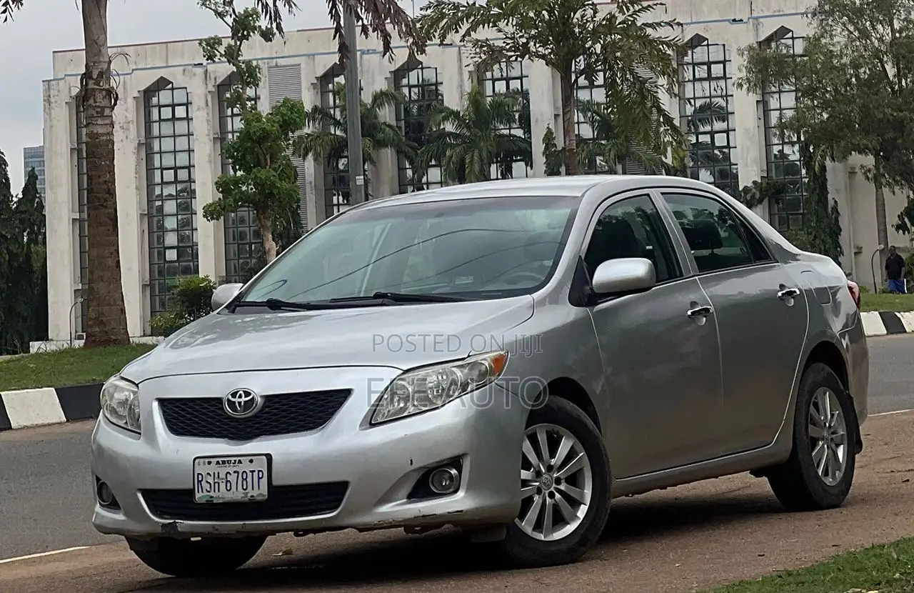 Toyota Corolla 2010 Silver