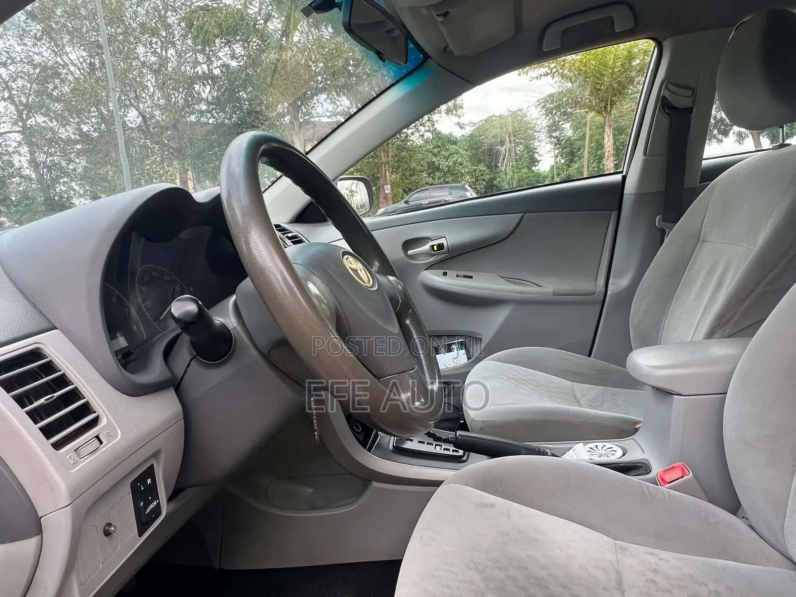 Toyota Corolla 2010 Silver