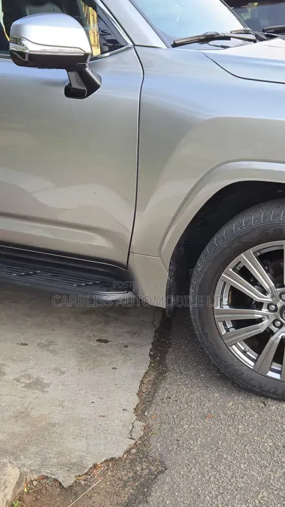 Lexus LX 600 2023  Gold 