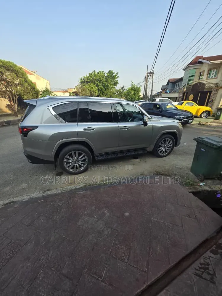 Lexus LX 600 2023  Gold 