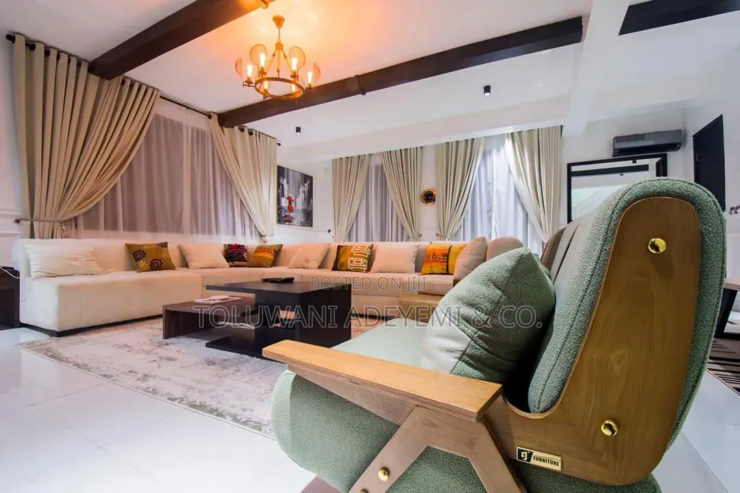 Furnished 3bdrm Maisonette in Lekki Phase 1 for rent