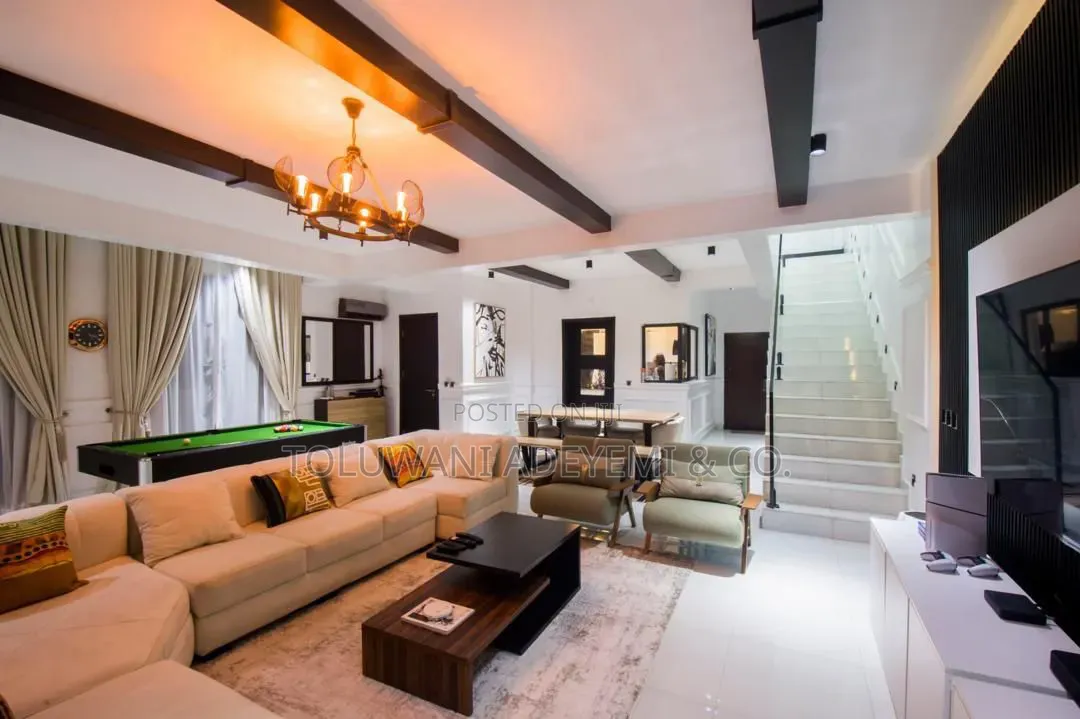 Furnished 3bdrm Maisonette in Lekki Phase 1 for rent
