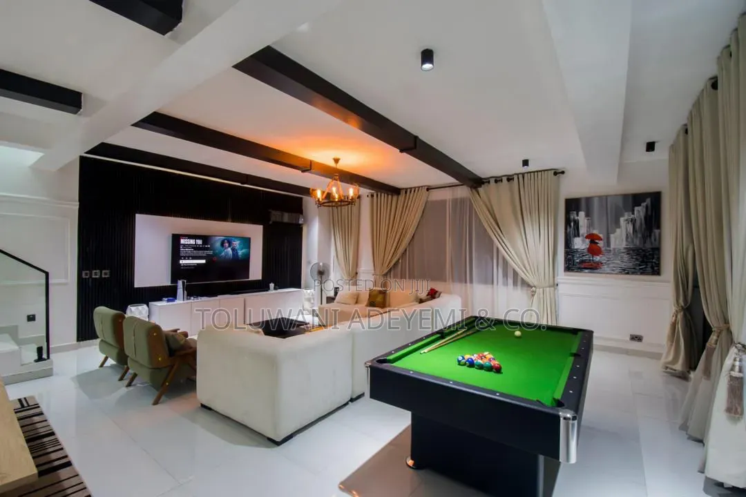 Furnished 3bdrm Maisonette in Lekki Phase 1 for rent