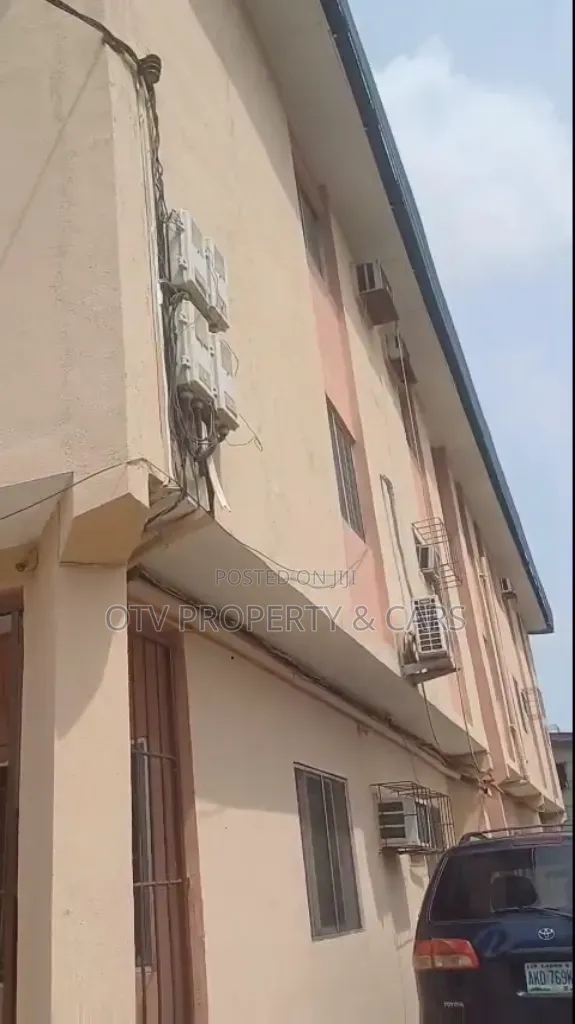 12bdrm House in Lawanson for sale