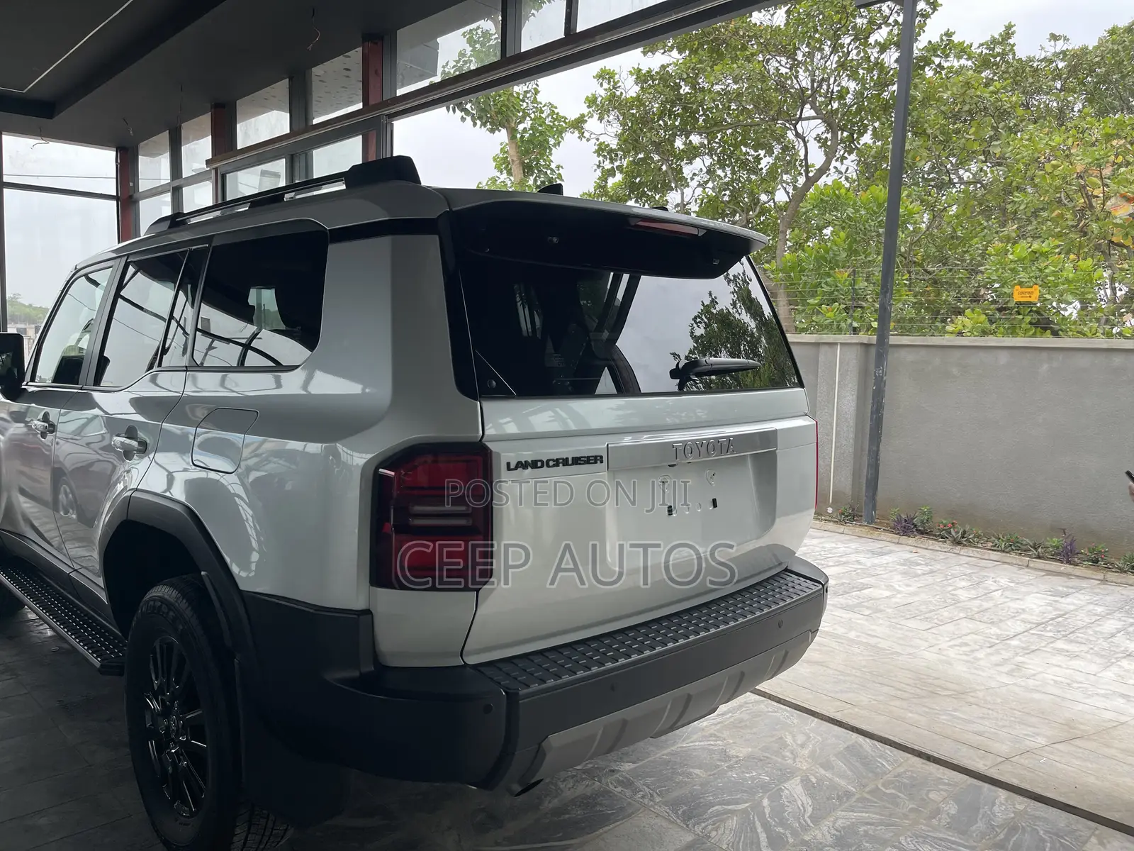 Toyota Land Cruiser Prado 2026 White