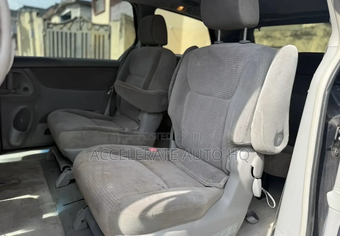 Toyota Sienna LE AWD 2006 Gray