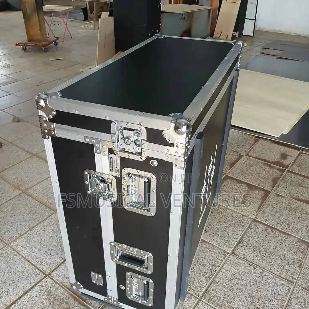 Midas M32 Digital Mixers Flight Case/ Rack With Wheels Red Laminate Fh