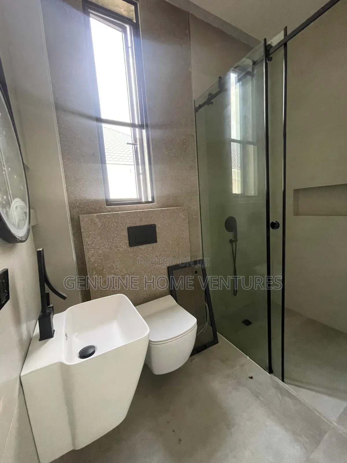 5bdrm Duplex in Omole Estate Ikeja for sale