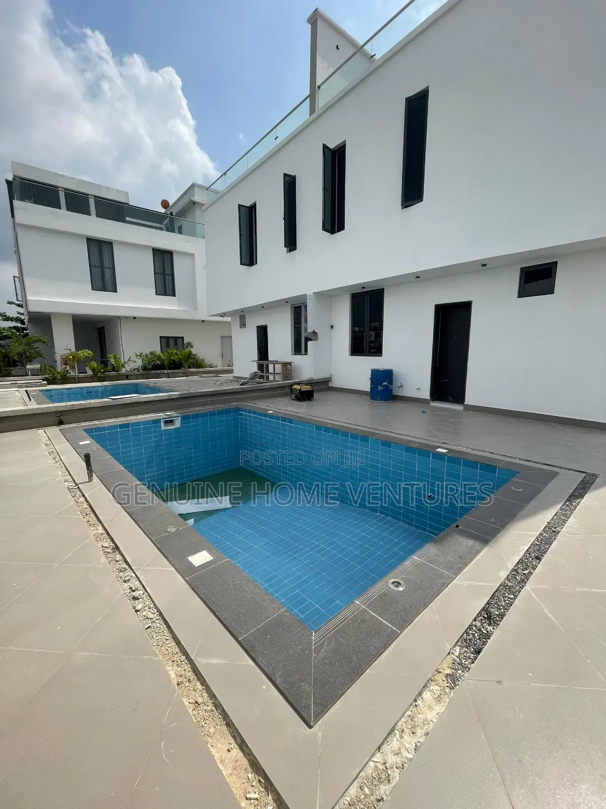 5bdrm Duplex in Ikate Lekki Phase for sale