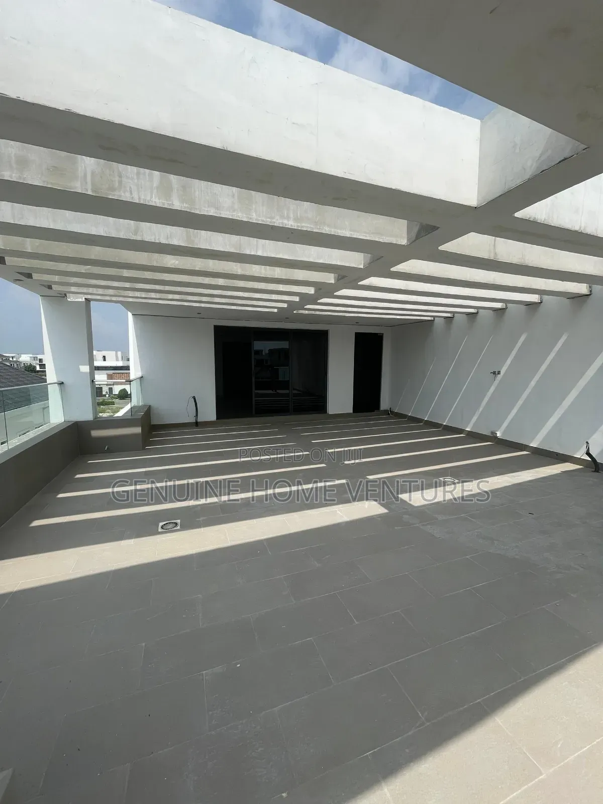 5bdrm Duplex in Ikate Lekki Phase for sale